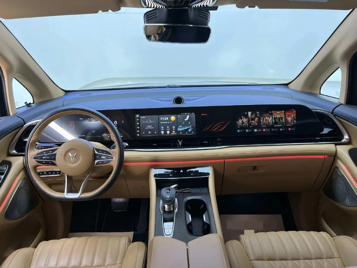 2022 Voyah Dream 1.5T 136HP L4 PHEV 25.57KWH,autocango,china used car exporter,china ev exporter,chinese used car exporter,chinese used ev exporter