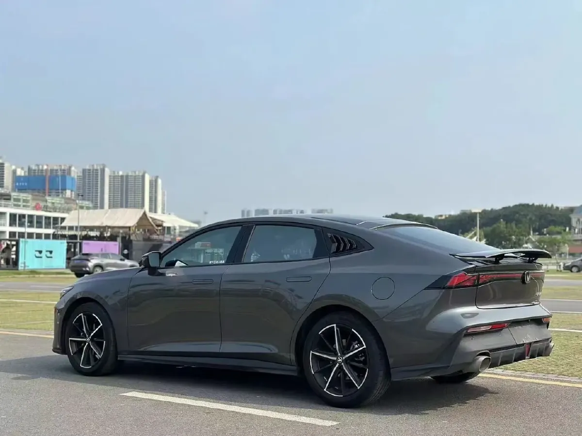 2022 ChangAn UNI-V 1.5T 188HP L4 7DCT,autocango,china used car exporter,china ev exporter,chinese used car exporter,chinese used ev exporter