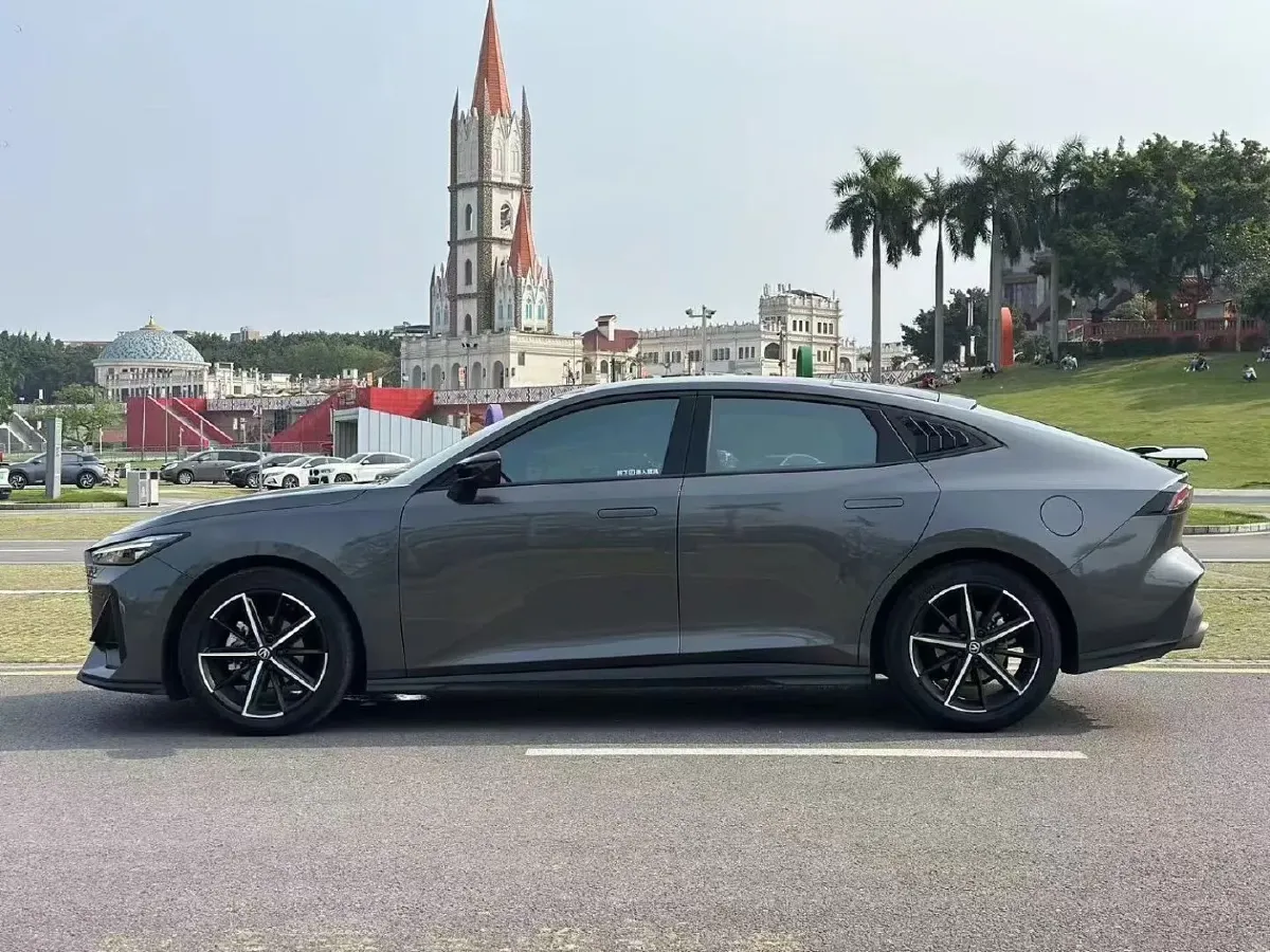 2022 ChangAn UNI-V 1.5T 188HP L4 7DCT,autocango,china used car exporter,china ev exporter,chinese used car exporter,chinese used ev exporter