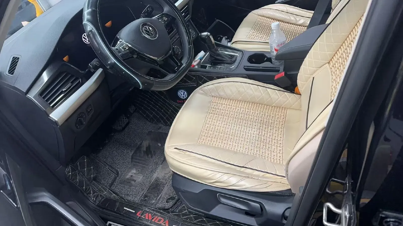 2022 Volkswagen T-Roc 1.4T 150HP L4 7DCT,autocango,china used car exporter,china ev exporter,chinese used car exporter,chinese used ev exporter