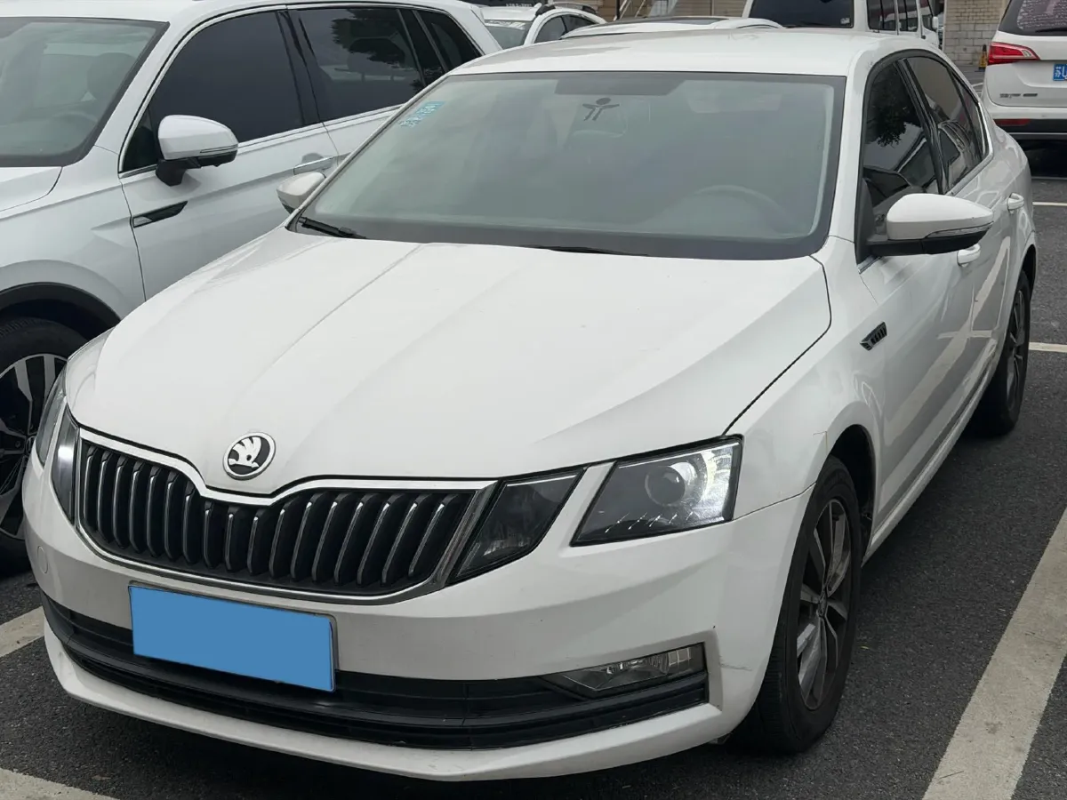 2019 Skoda Octavia 1.5L 116HP L4 6AT,autocango,china used car exporter,china ev exporter,chinese used car exporter,chinese used ev exporter