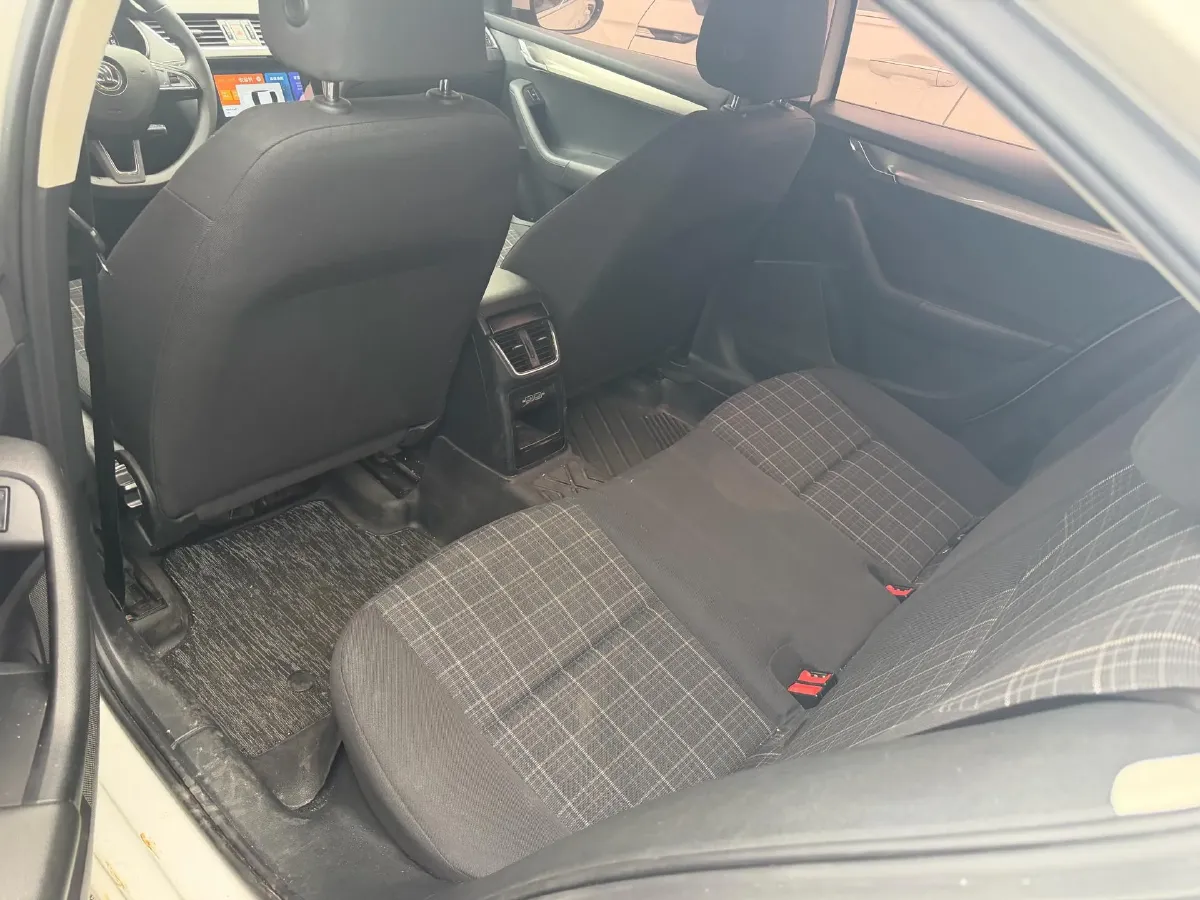 2019 Skoda Octavia 1.5L 116HP L4 6AT,autocango,china used car exporter,china ev exporter,chinese used car exporter,chinese used ev exporter