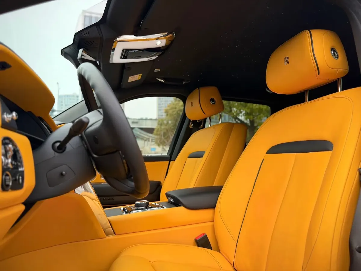 2018 Rolls-Royce Cullinan 6.7T 571HP V12 8AT,autocango,china used car exporter,china ev exporter,chinese used car exporter,chinese used ev exporter