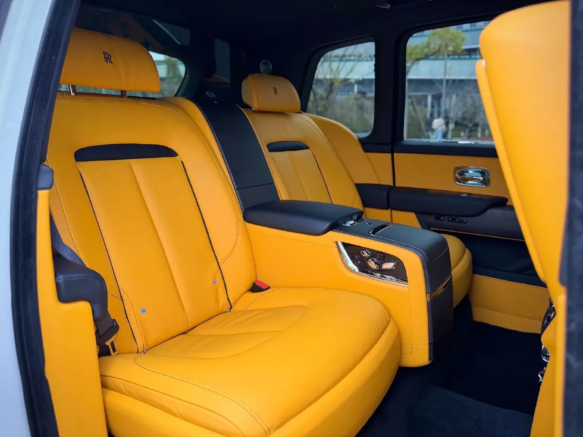 2018 Rolls-Royce Cullinan 6.7T 571HP V12 8AT,autocango,china used car exporter,china ev exporter,chinese used car exporter,chinese used ev exporter