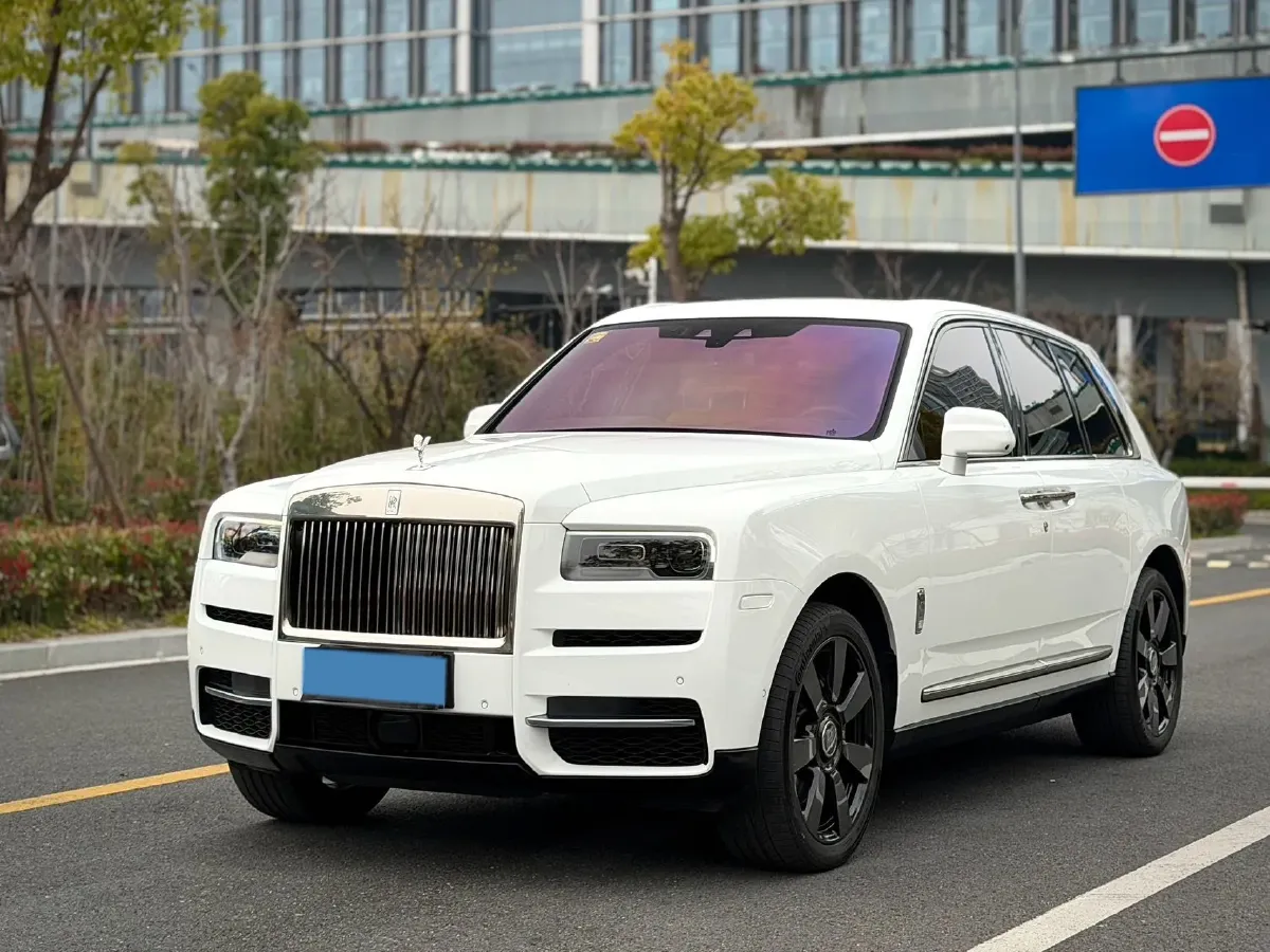 2018 Rolls-Royce Cullinan 6.7T 571HP V12 8AT,autocango,china used car exporter,china ev exporter,chinese used car exporter,chinese used ev exporter