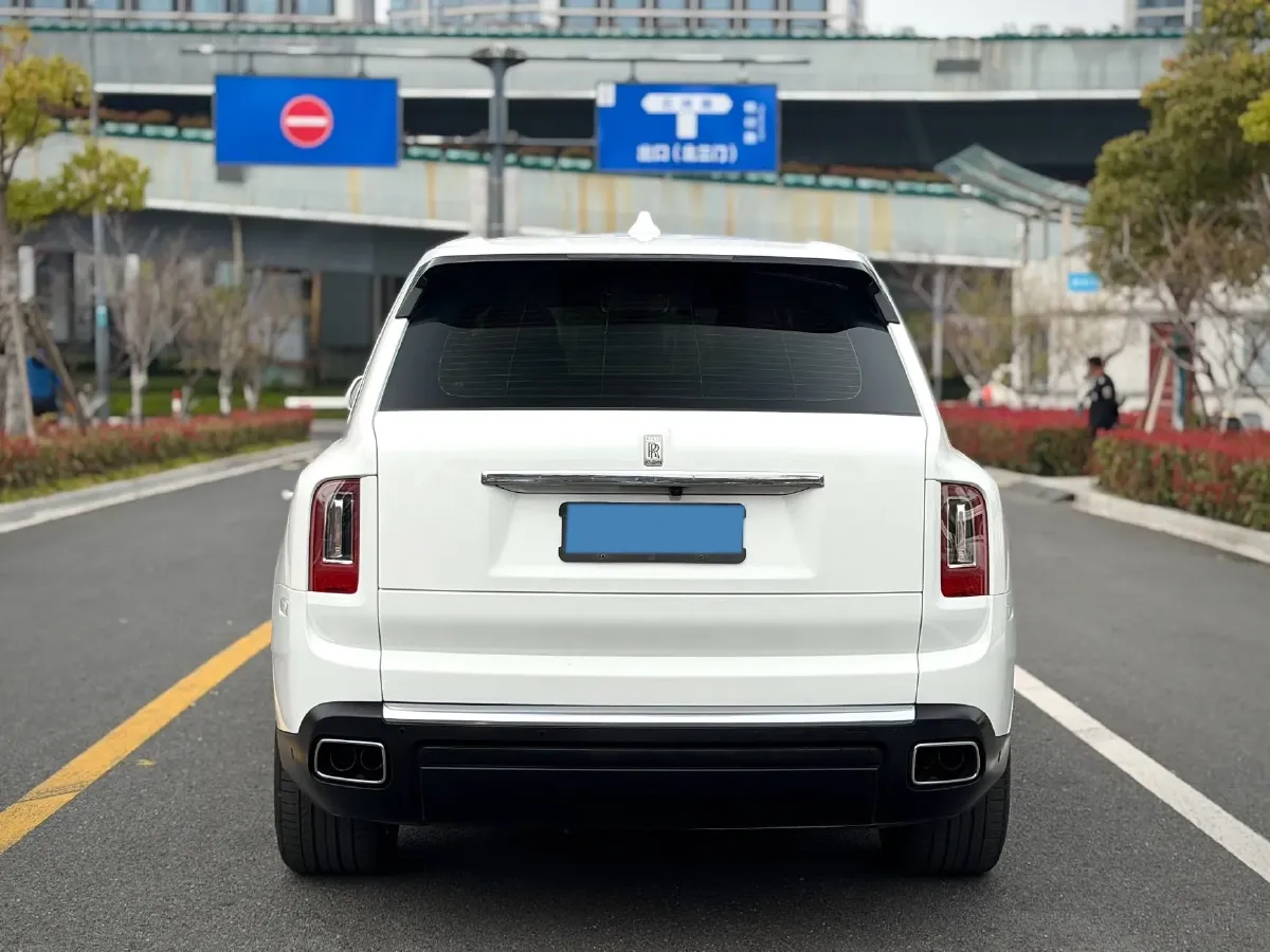 2018 Rolls-Royce Cullinan 6.7T 571HP V12 8AT,autocango,china used car exporter,china ev exporter,chinese used car exporter,chinese used ev exporter