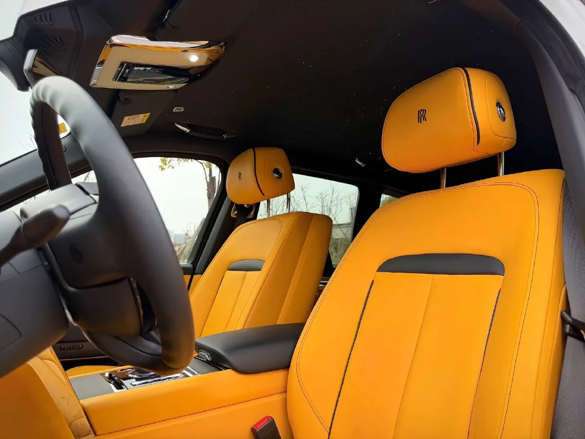 2018 Rolls-Royce Cullinan 6.7T 571HP V12 8AT,autocango,china used car exporter,china ev exporter,chinese used car exporter,chinese used ev exporter