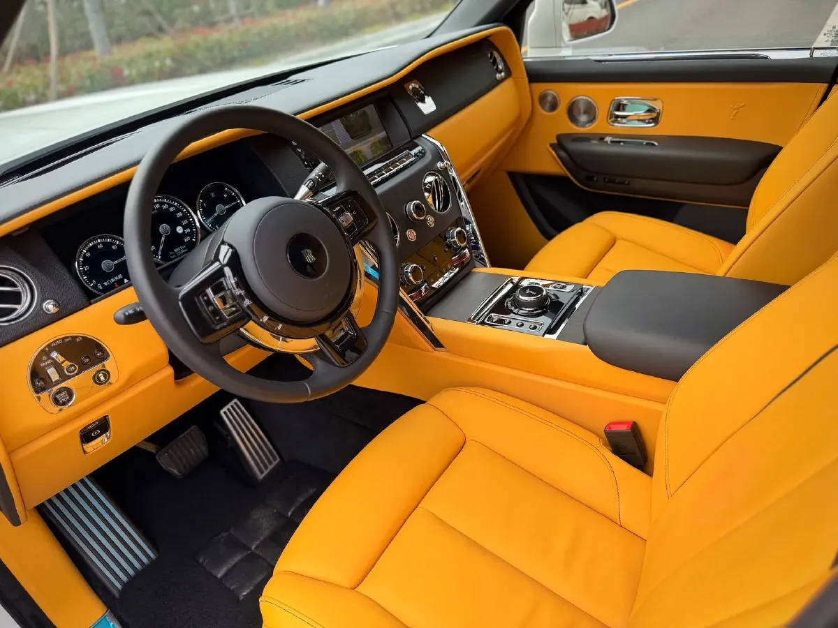 2018 Rolls-Royce Cullinan 6.7T 571HP V12 8AT,autocango,china used car exporter,china ev exporter,chinese used car exporter,chinese used ev exporter