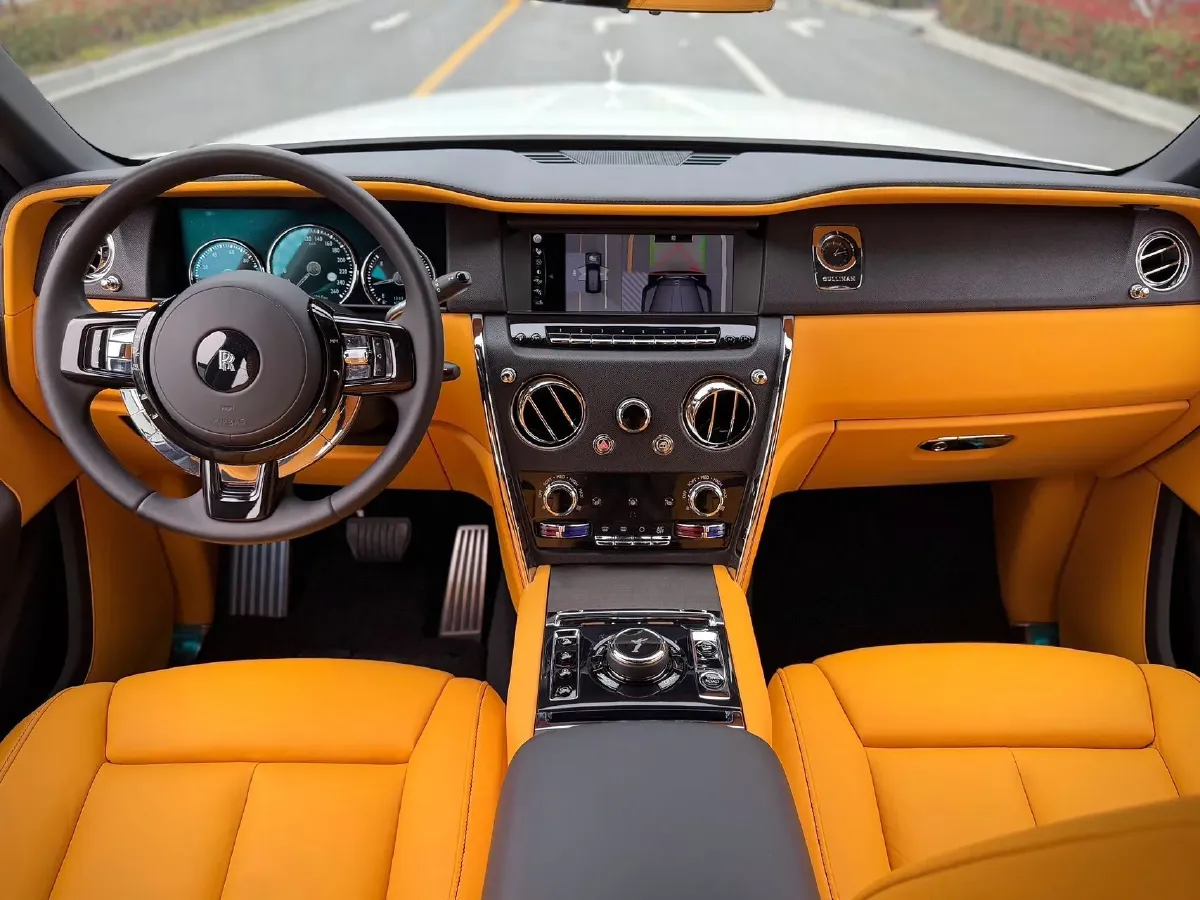 2018 Rolls-Royce Cullinan 6.7T 571HP V12 8AT,autocango,china used car exporter,china ev exporter,chinese used car exporter,chinese used ev exporter