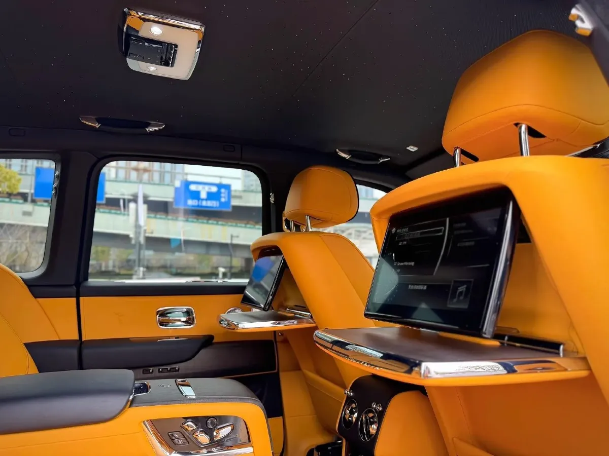 2018 Rolls-Royce Cullinan 6.7T 571HP V12 8AT,autocango,china used car exporter,china ev exporter,chinese used car exporter,chinese used ev exporter