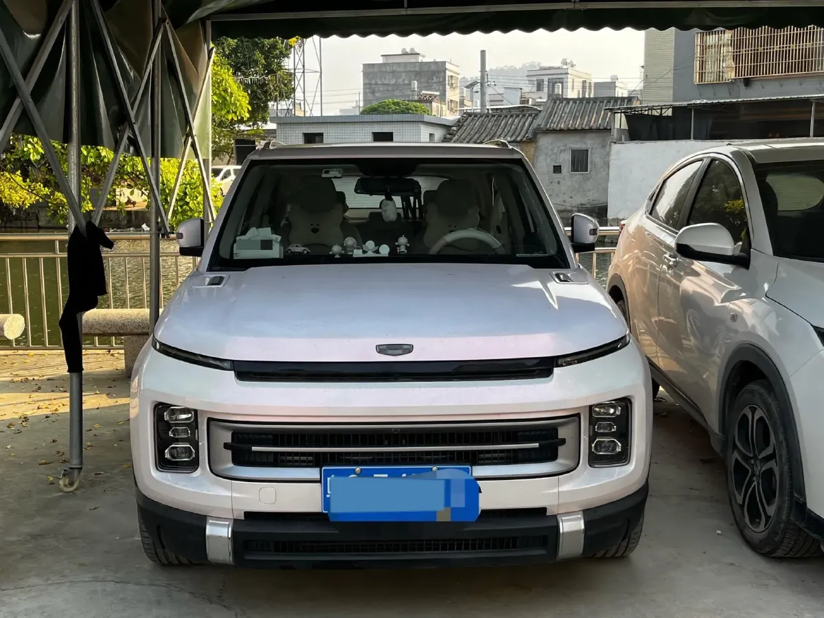 2023 Geely ICON 1.5T 181HP L4 7DCT,autocango,china used car exporter,china ev exporter,chinese used car exporter,chinese used ev exporter