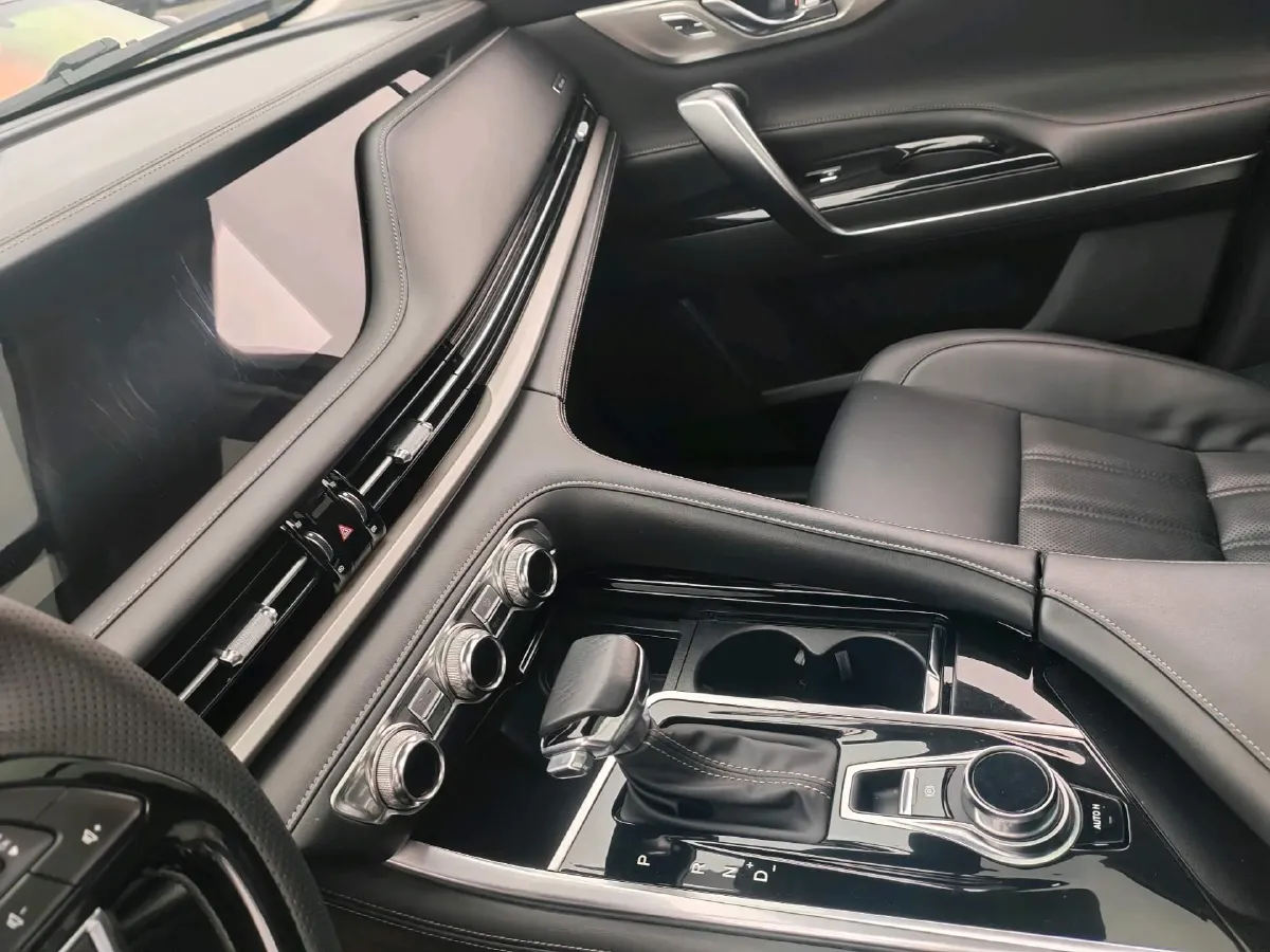 2019 ChangAn CS95 2.0T 233HP L4 6AT,autocango,china used car exporter,china ev exporter,chinese used car exporter,chinese used ev exporter