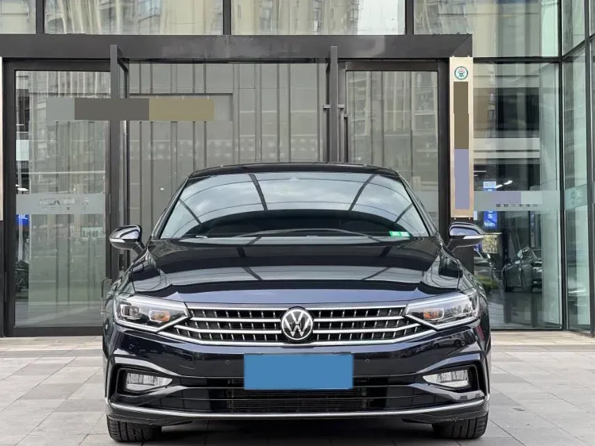 2023 Volkswagen Magotan 2.0T 186HP L4 7DCT,autocango,china used car exporter,china ev exporter,chinese used car exporter,chinese used ev exporter