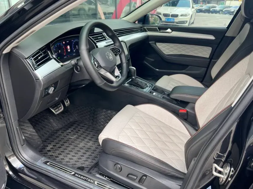 2023 Volkswagen Magotan 2.0T 186HP L4 7DCT,autocango,china used car exporter,china ev exporter,chinese used car exporter,chinese used ev exporter