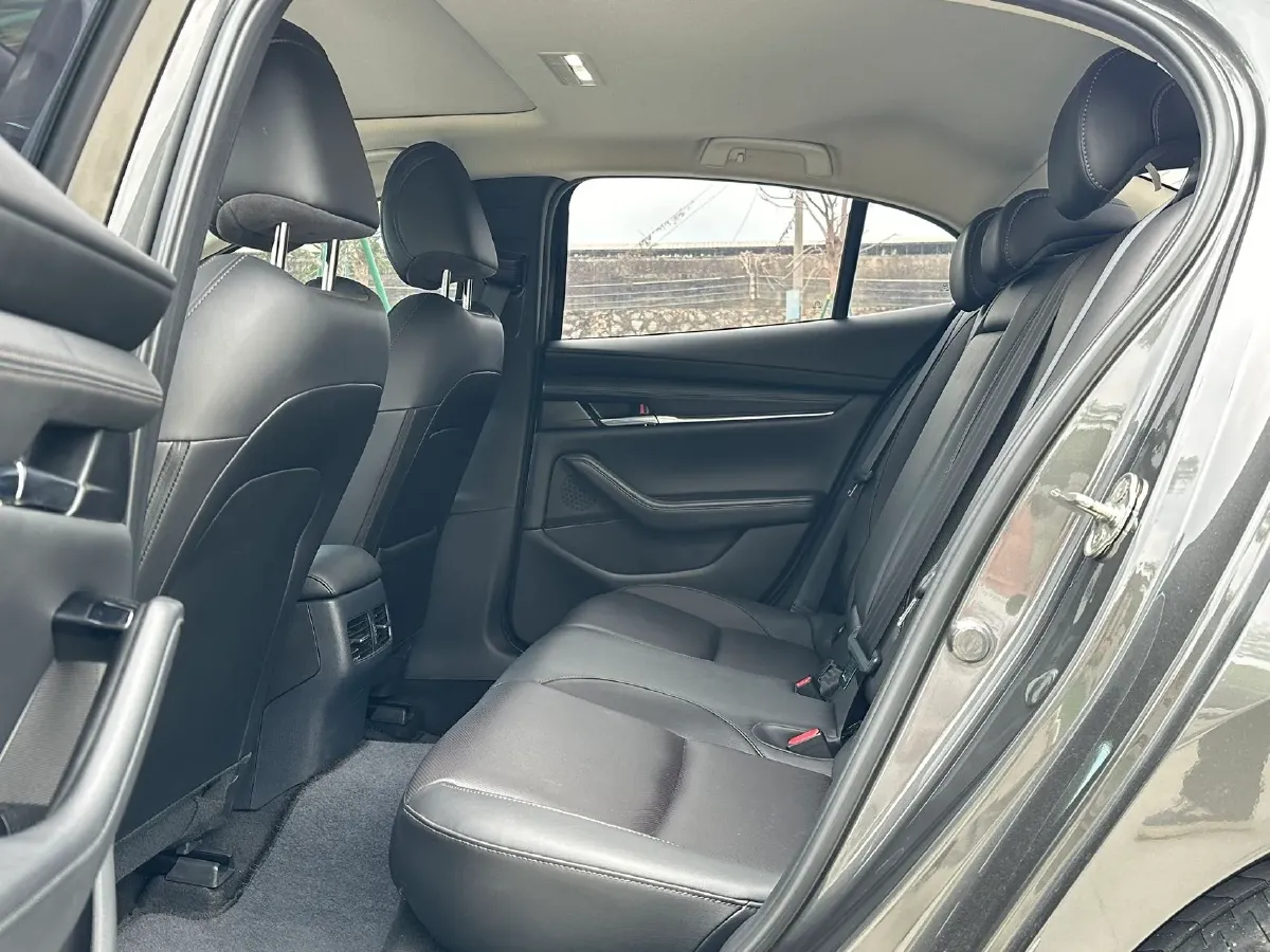 2022 Mazda 3 Axela 2.0L 158HP L4 6AT,autocango,china used car exporter,china ev exporter,chinese used car exporter,chinese used ev exporter