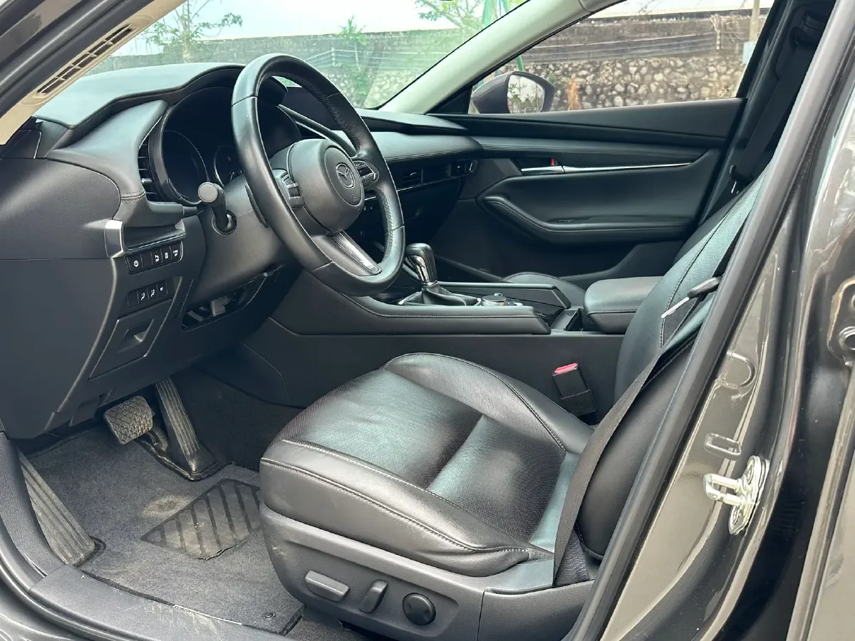 2022 Mazda 3 Axela 2.0L 158HP L4 6AT,autocango,china used car exporter,china ev exporter,chinese used car exporter,chinese used ev exporter