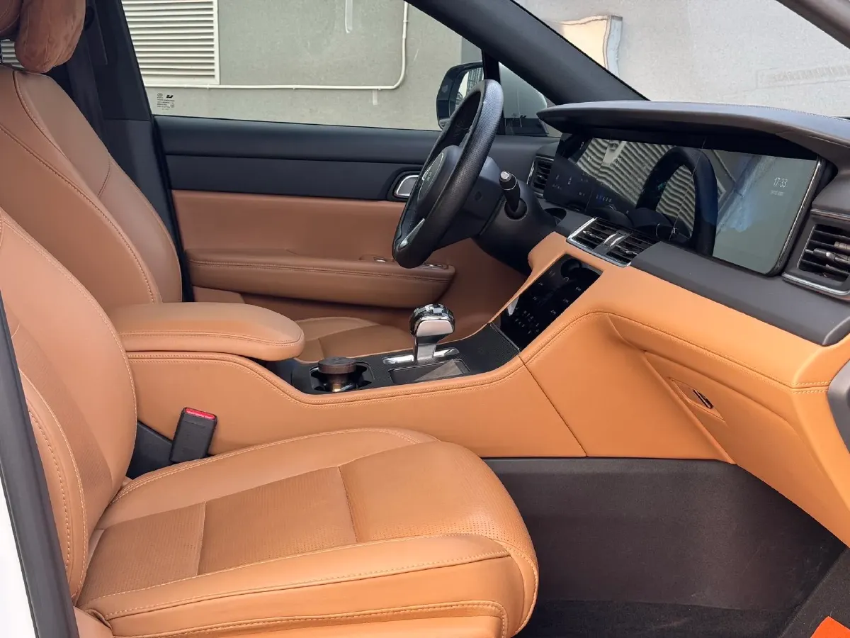 2021 Li ONE Range Extended 131HP REEV 40.5KWH,autocango,china used car exporter,china ev exporter,chinese used car exporter,chinese used ev exporter