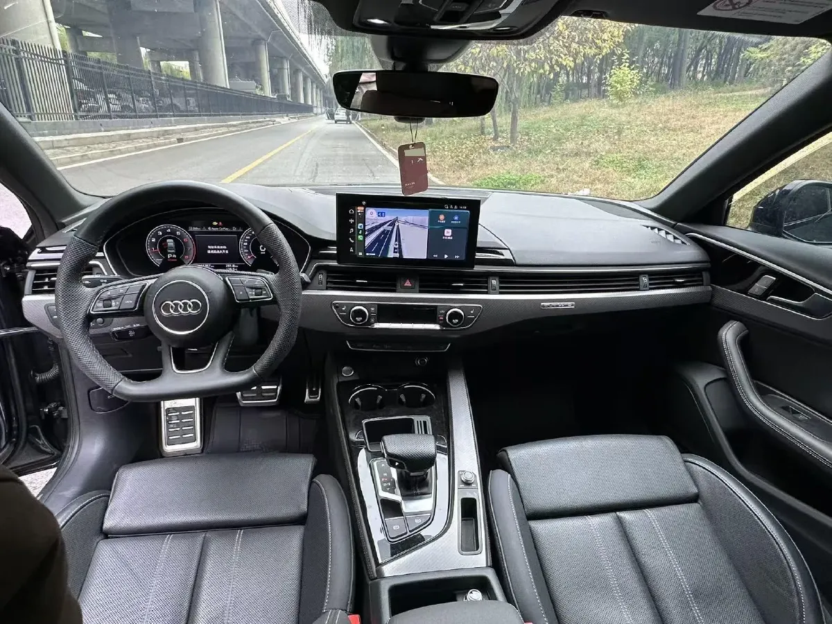 2024 Audi A4L 2.0T 190HP L4 7DCT,autocango,china used car exporter,china ev exporter,chinese used car exporter,chinese used ev exporter