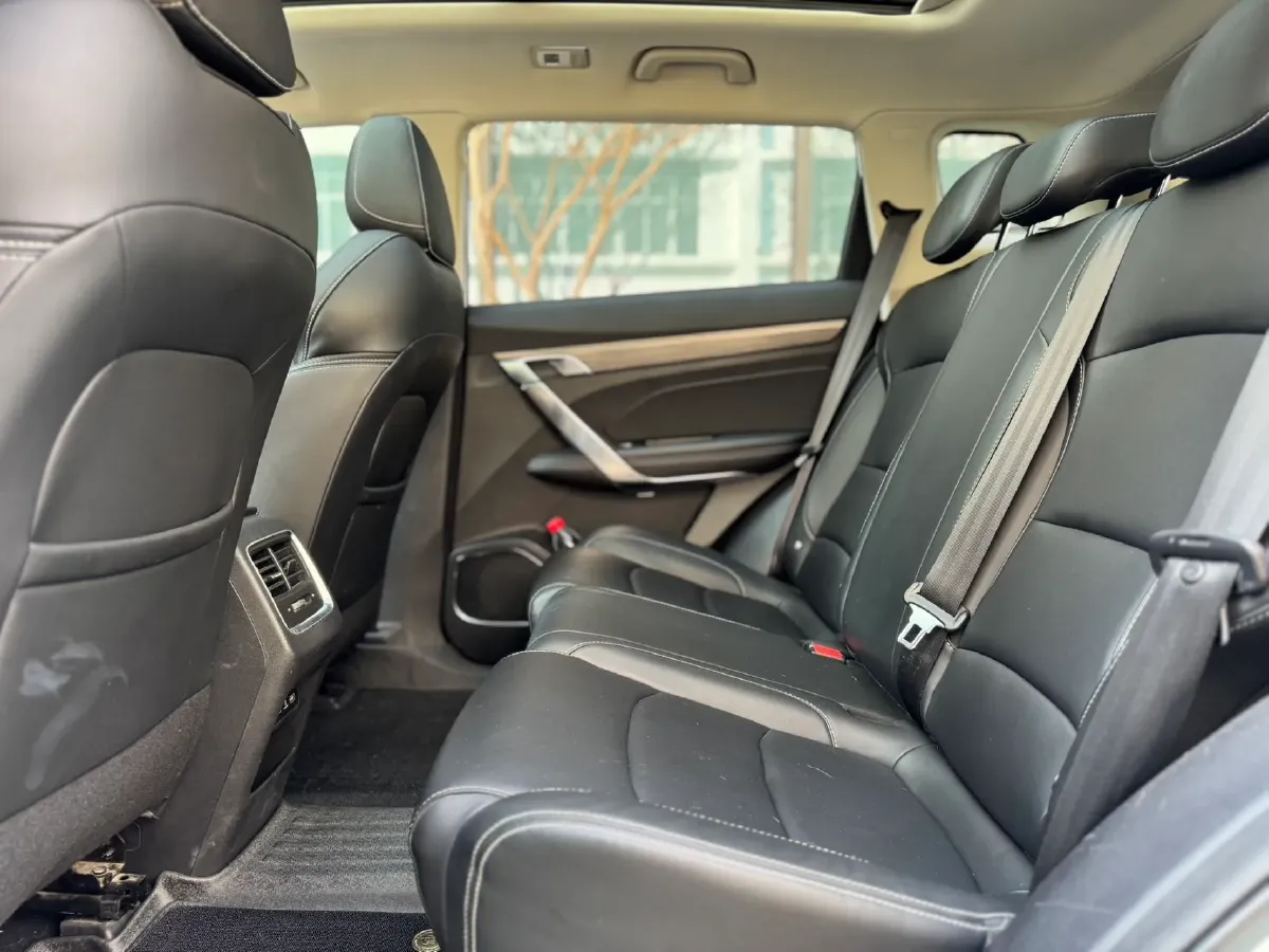 2020 Roewe i6 1.5T 169HP L4 7DCT,autocango,china used car exporter,china ev exporter,chinese used car exporter,chinese used ev exporter