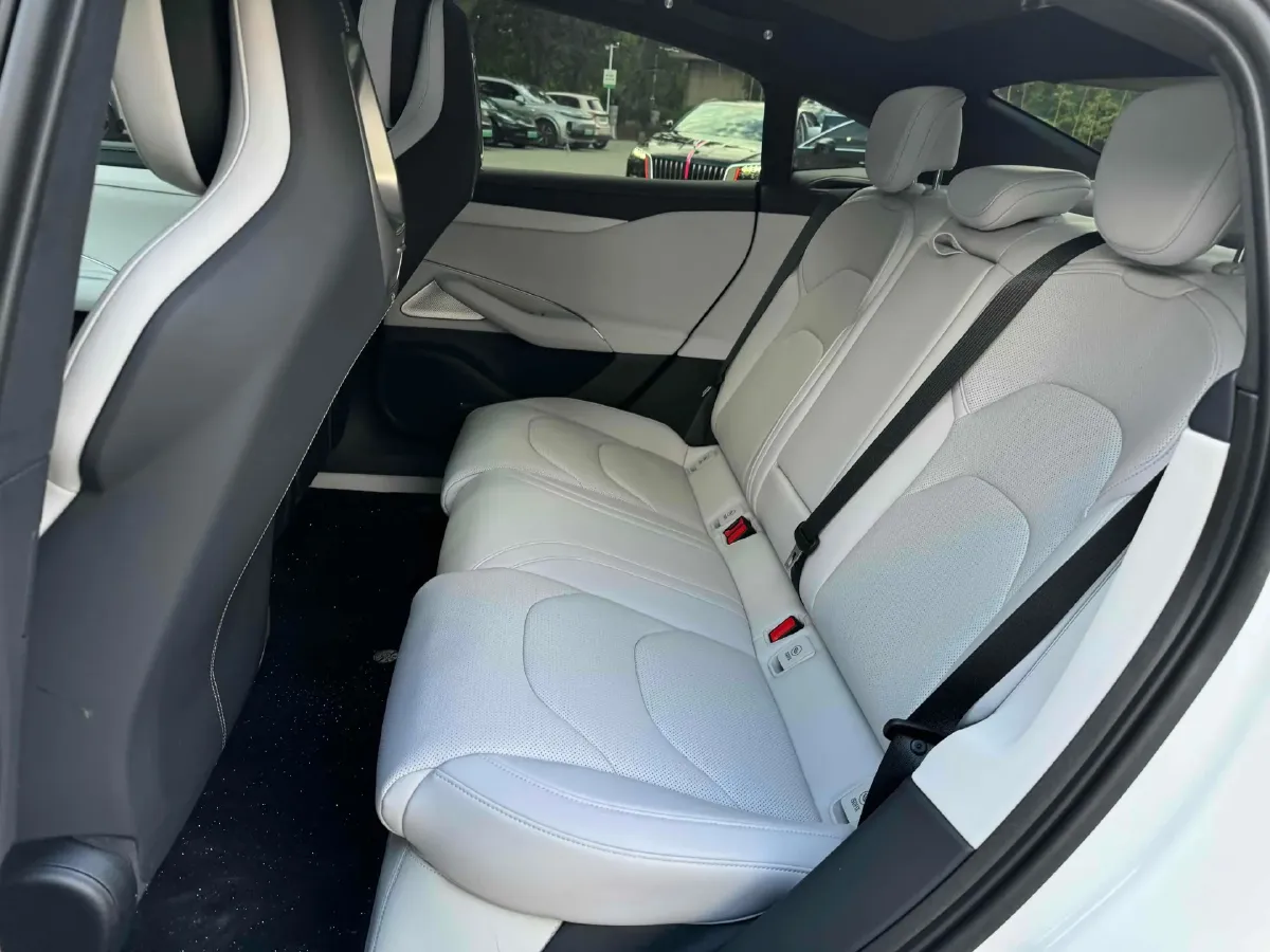 2024 MI SU7 BEV 101KWH,autocango,china used car exporter,china ev exporter,chinese used car exporter,chinese used ev exporter