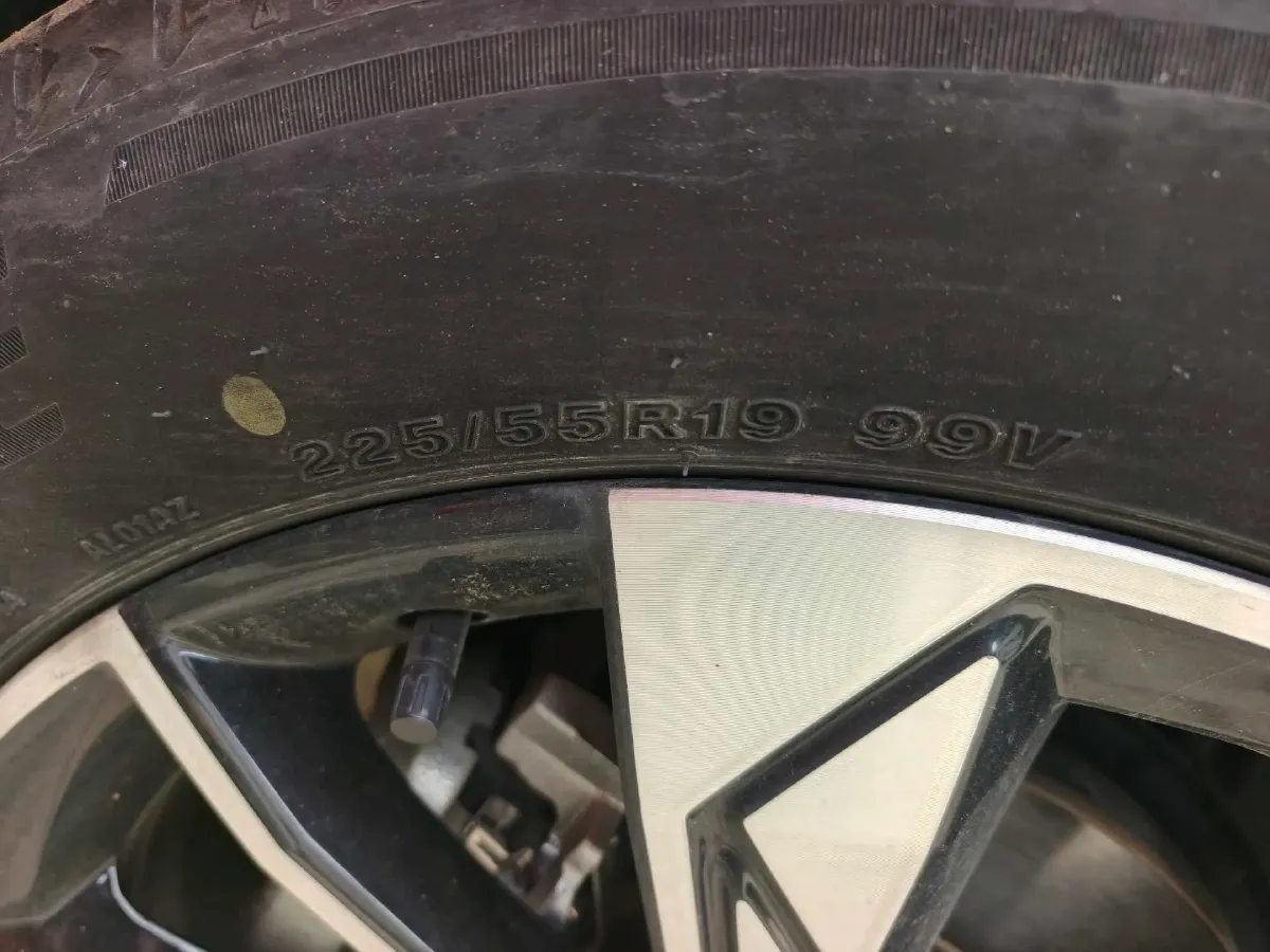 2023 Roewe RX5 1.5T 188HP L4 7DCT,autocango,china used car exporter,china ev exporter,chinese used car exporter,chinese used ev exporter