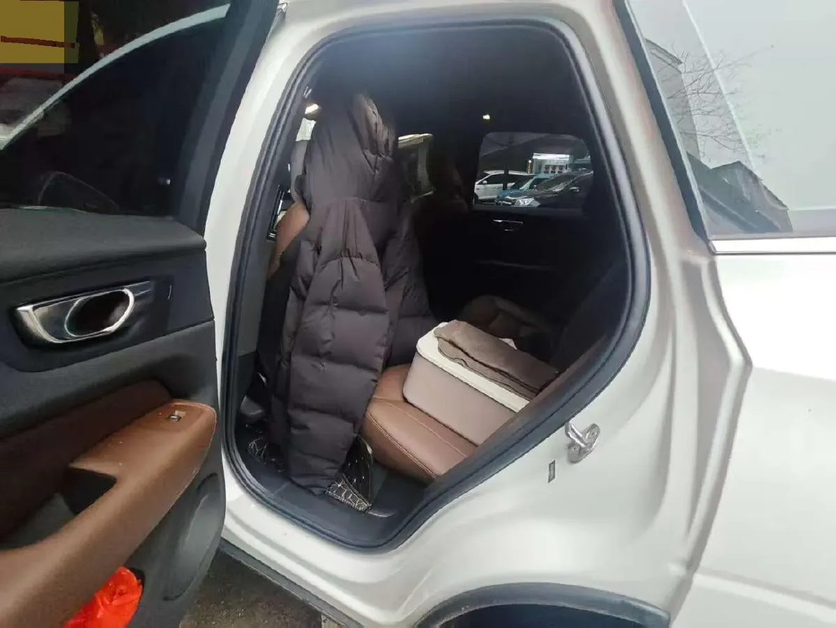 2024 Volvo XC60 2.0T 250HP L4 8AT,autocango,china used car exporter,china ev exporter,chinese used car exporter,chinese used ev exporter