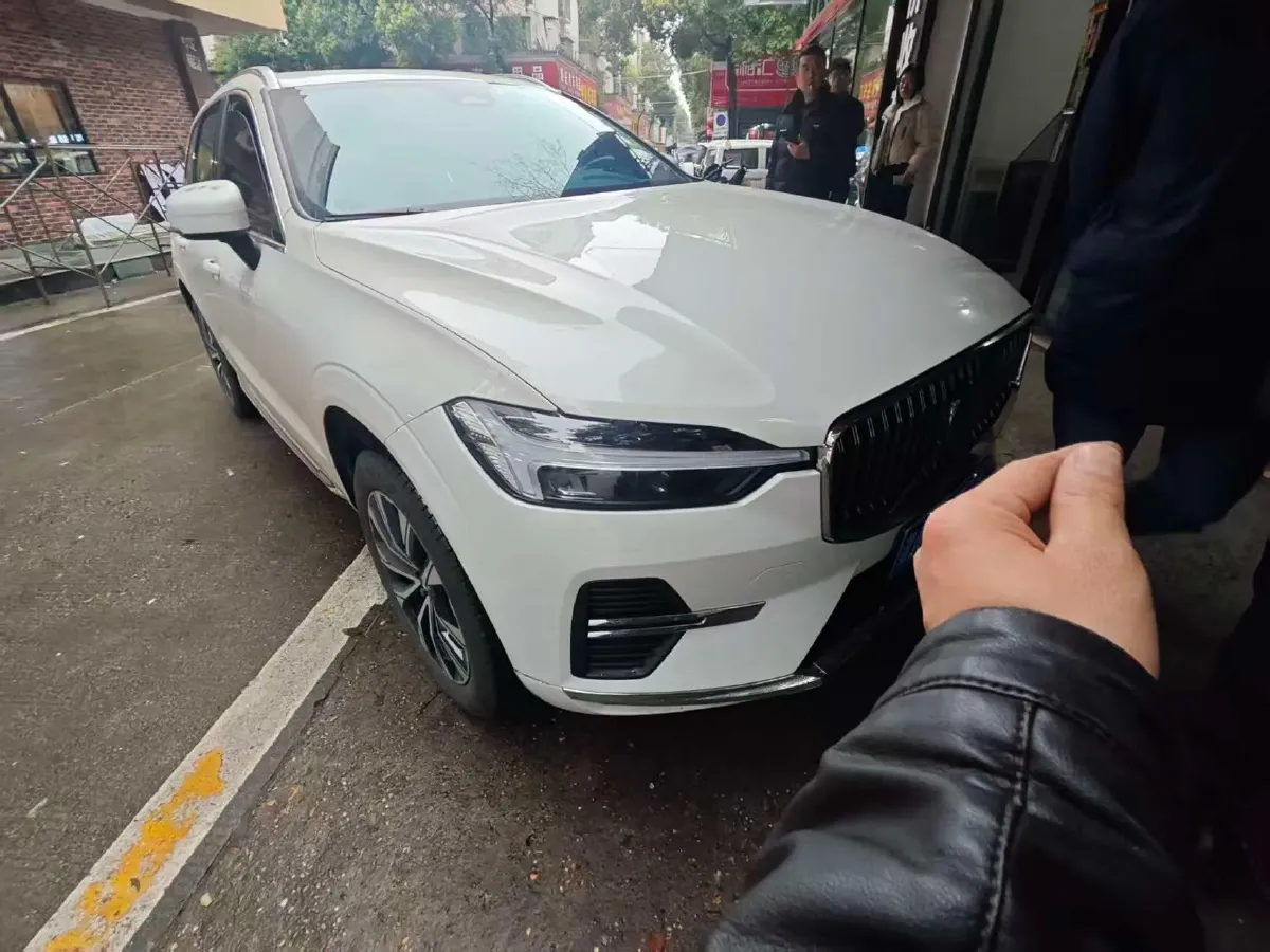 2024 Volvo XC60 2.0T 250HP L4 8AT,autocango,china used car exporter,china ev exporter,chinese used car exporter,chinese used ev exporter