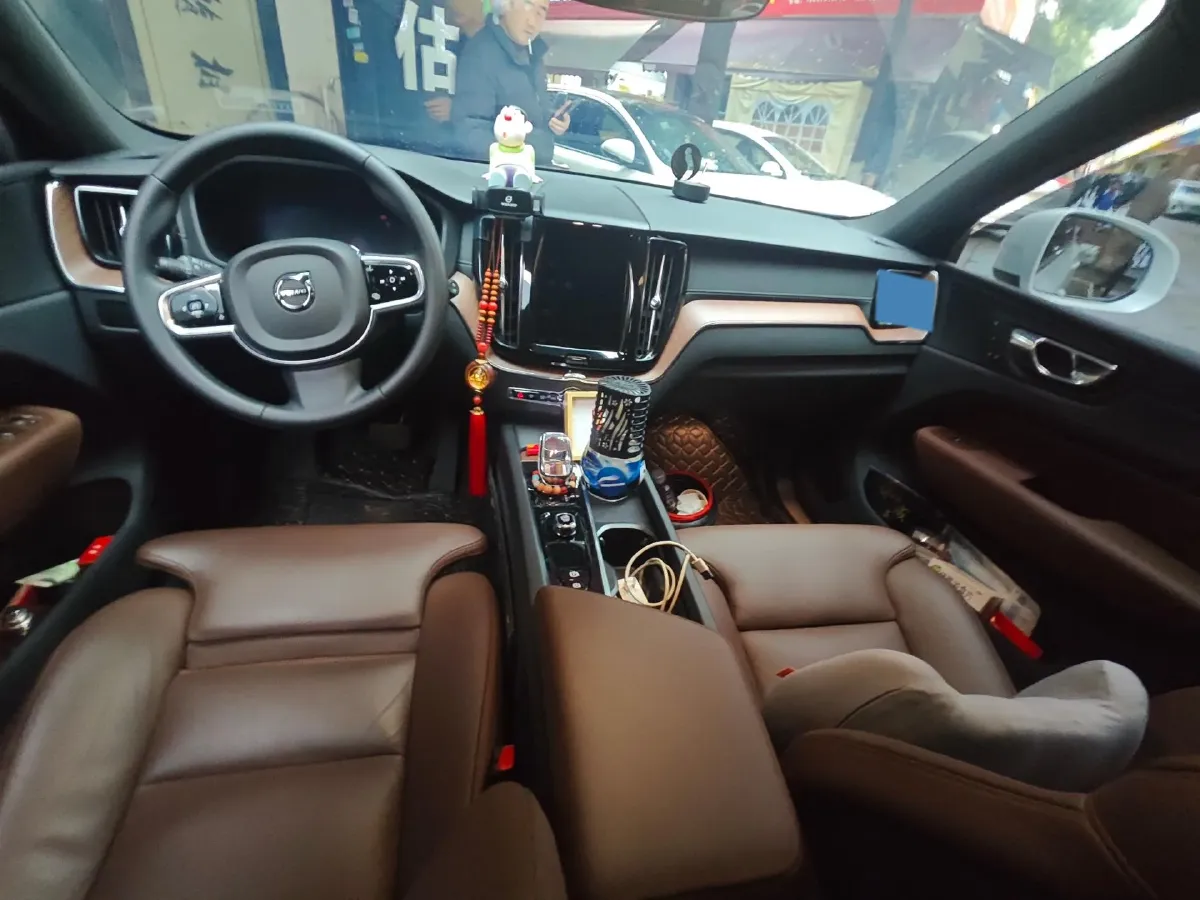 2024 Volvo XC60 2.0T 250HP L4 8AT,autocango,china used car exporter,china ev exporter,chinese used car exporter,chinese used ev exporter