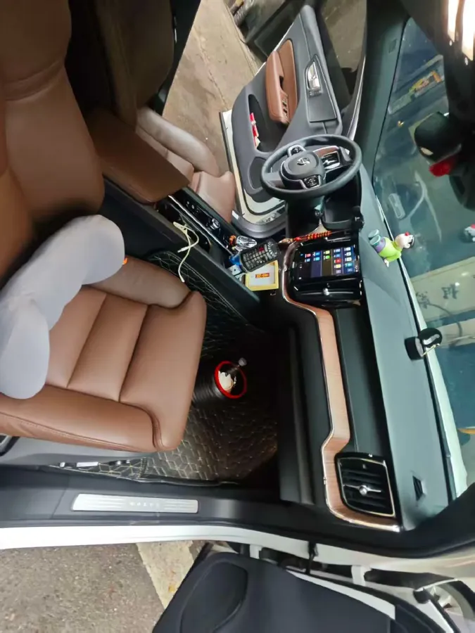 2024 Volvo XC60 2.0T 250HP L4 8AT,autocango,china used car exporter,china ev exporter,chinese used car exporter,chinese used ev exporter