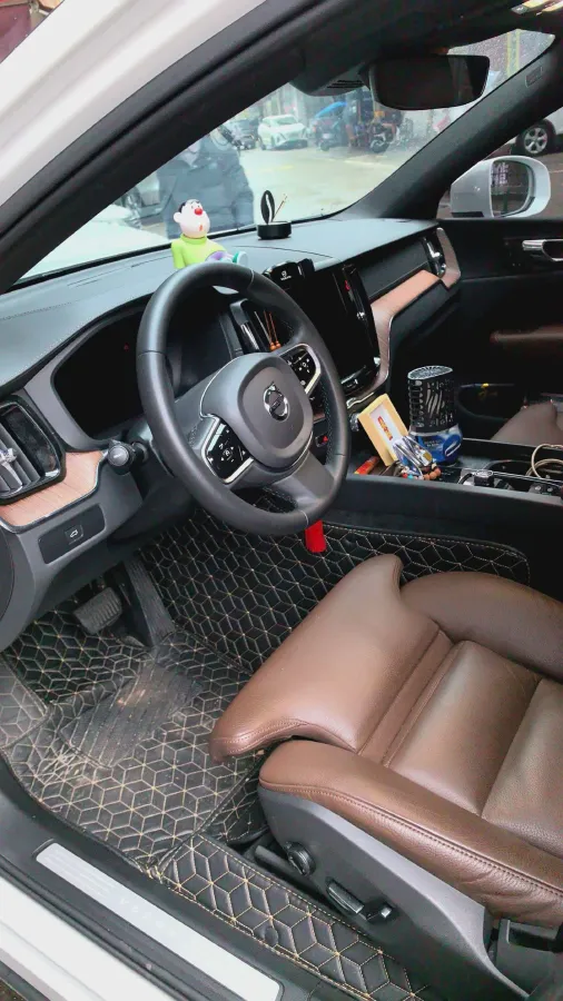 2024 Volvo XC60 2.0T 250HP L4 8AT,autocango,china used car exporter,china ev exporter,chinese used car exporter,chinese used ev exporter