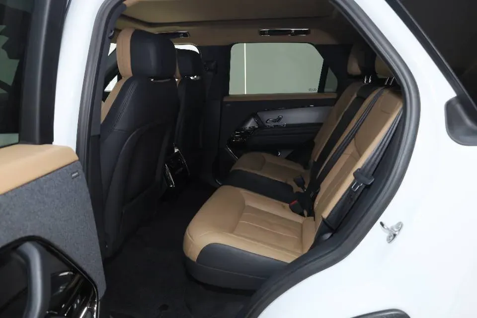 2024 Land Rover Range Rover Sport 3.0T 400HP L6 8AT,autocango,china used car exporter,china ev exporter,chinese used car exporter,chinese used ev exporter