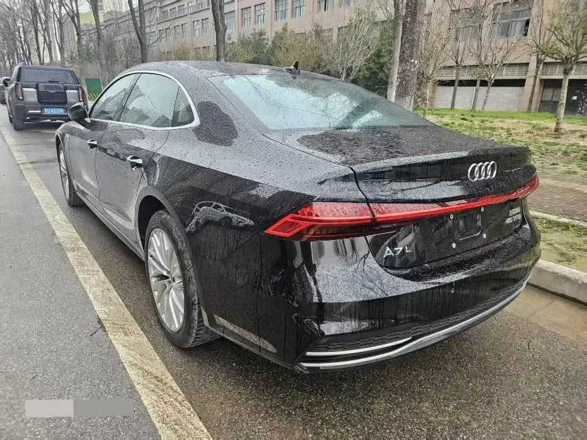 2024 Audi A7L 2.0T 245HP L4 7DCT,autocango,china used car exporter,china ev exporter,chinese used car exporter,chinese used ev exporter