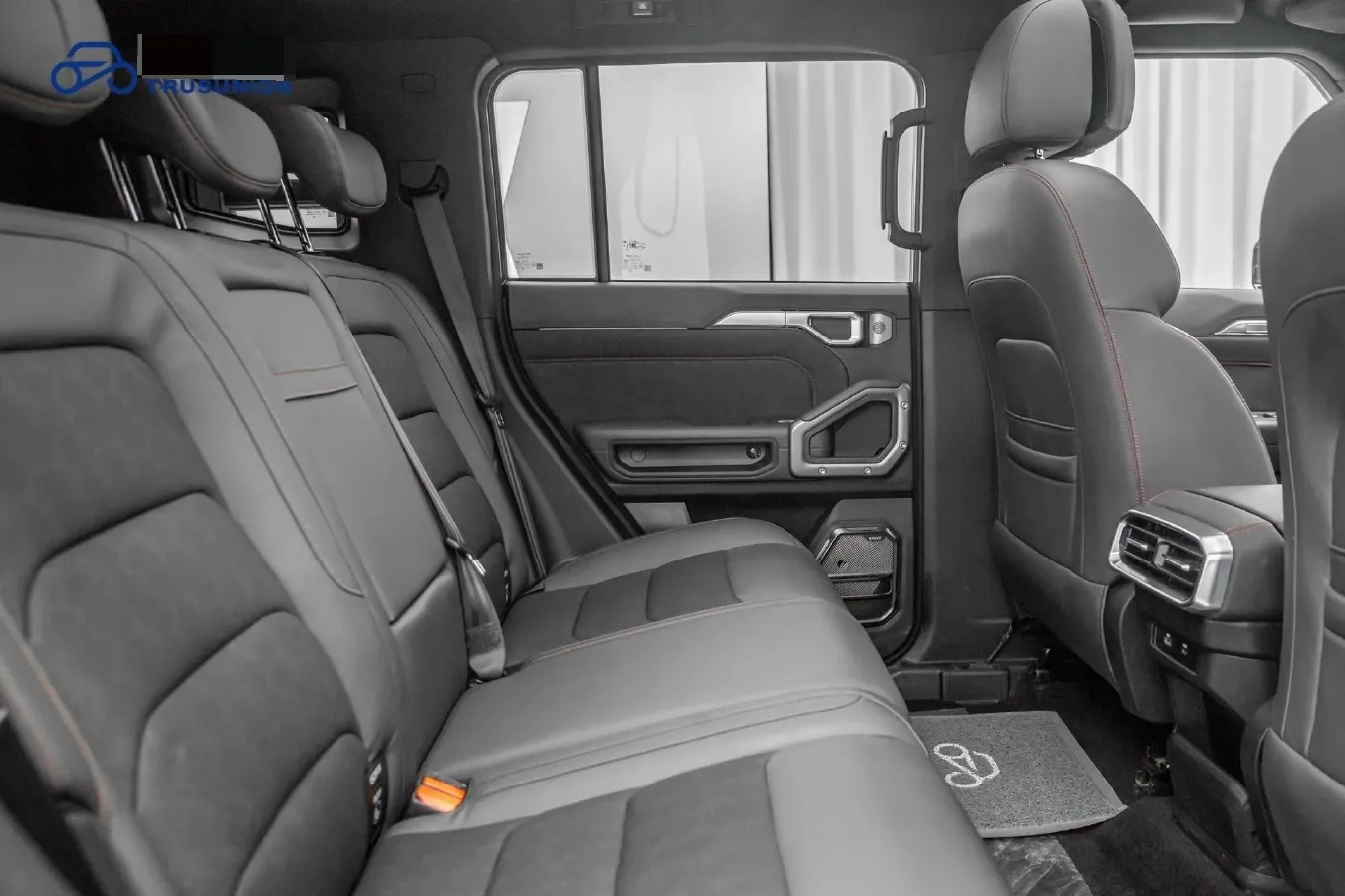 2024 Jetour Traveller 2.0T 254HP L4 7DCT,autocango,china used car exporter,china ev exporter,chinese used car exporter,chinese used ev exporter