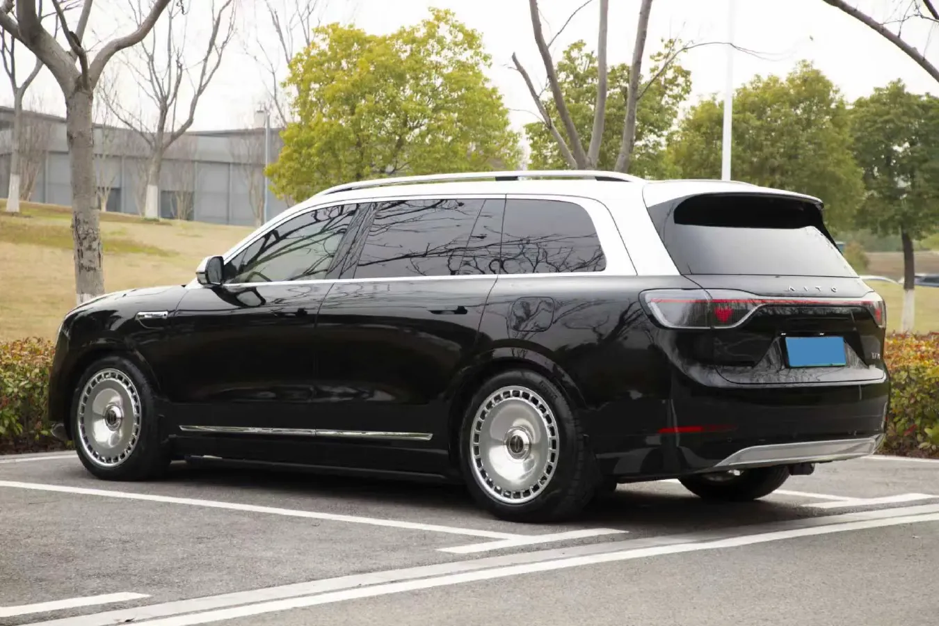 2024 AITO AITO M9 1.5T 152HP L4 REEV 42KWH,autocango,china used car exporter,china ev exporter,chinese used car exporter,chinese used ev exporter