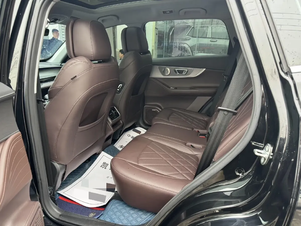 2024 Chery Tiggo 8 PRO 2.0T 254HP L4 7DCT,autocango,china used car exporter,china ev exporter,chinese used car exporter,chinese used ev exporter