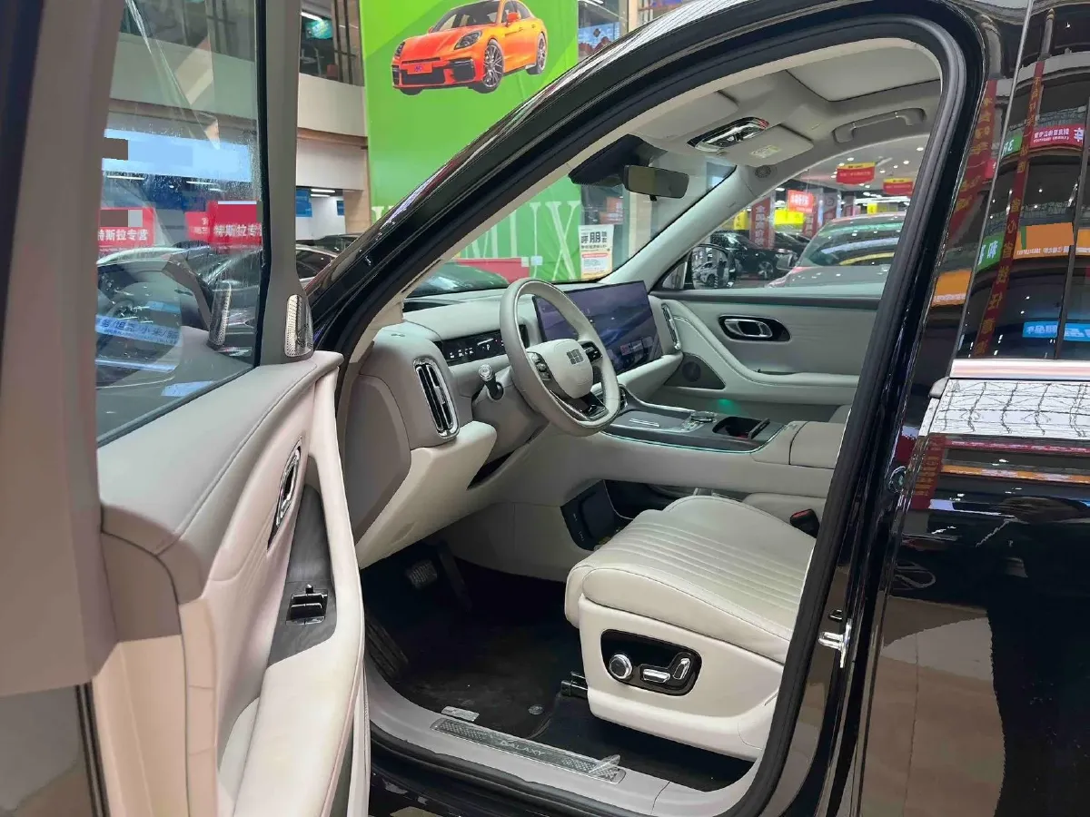 2025 Volkswagen Tiguan L 2.0T 220HP L4 7DCT,autocango,china used car exporter,china ev exporter,chinese used car exporter,chinese used ev exporter