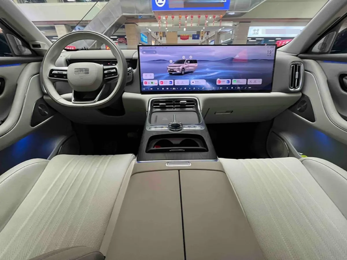 2025 Volkswagen Tiguan L 2.0T 220HP L4 7DCT,autocango,china used car exporter,china ev exporter,chinese used car exporter,chinese used ev exporter