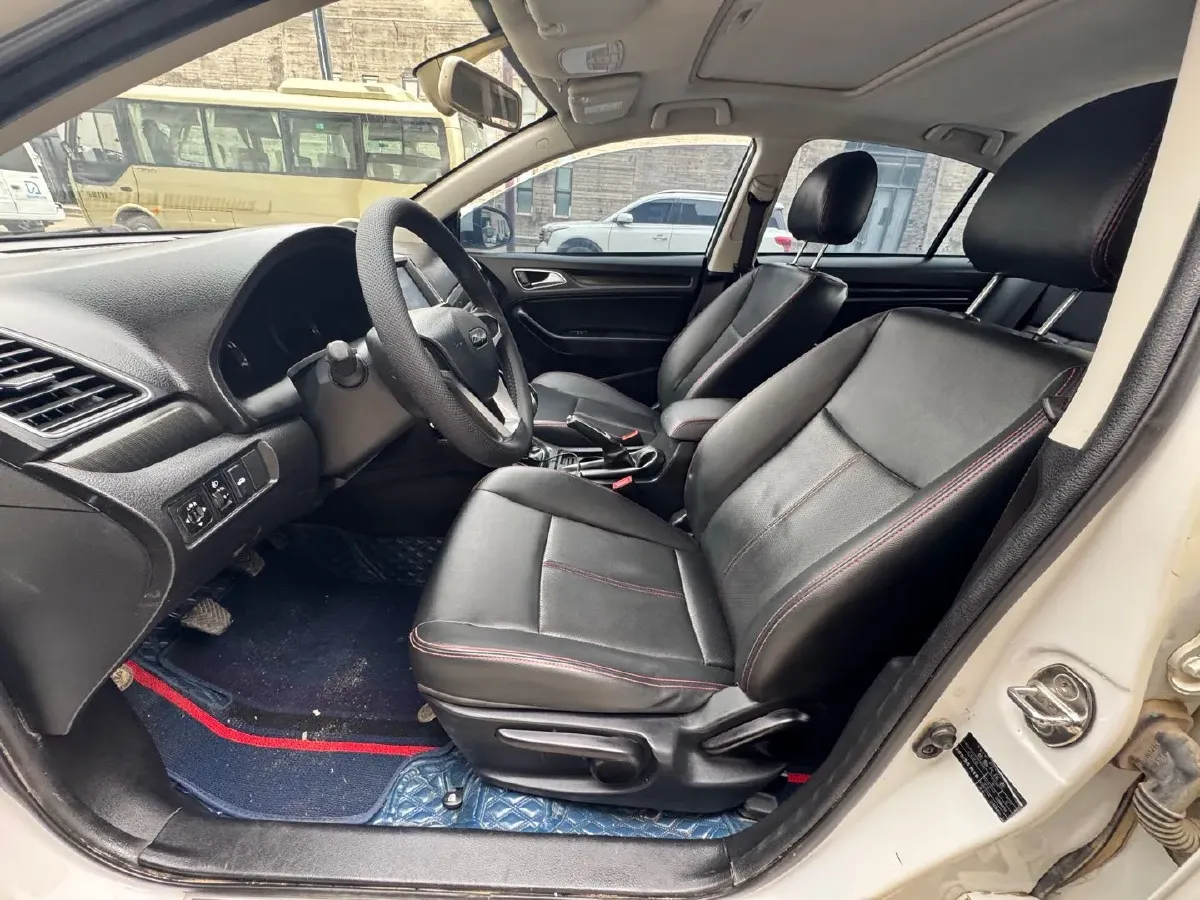 2017 Zotye Z360 1.5L 112HP L4 5MT,autocango,china used car exporter,china ev exporter,chinese used car exporter,chinese used ev exporter