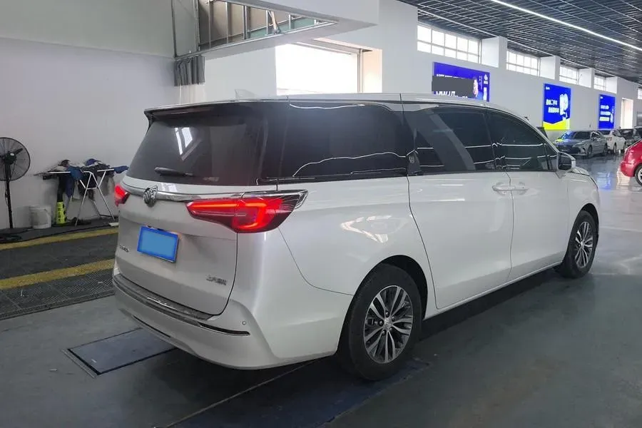 2022 Buick GL8 2.0T 237HP L4 9AT,autocango,china used car exporter,china ev exporter,chinese used car exporter,chinese used ev exporter