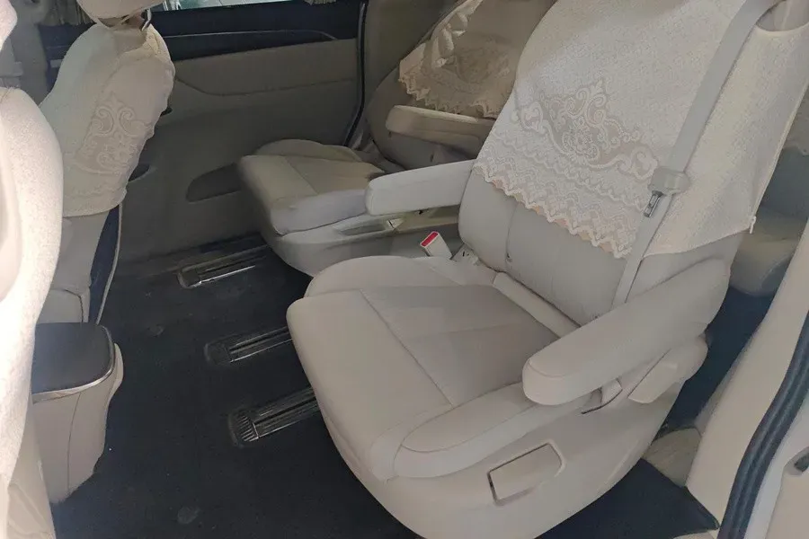 2022 Buick GL8 2.0T 237HP L4 9AT,autocango,china used car exporter,china ev exporter,chinese used car exporter,chinese used ev exporter