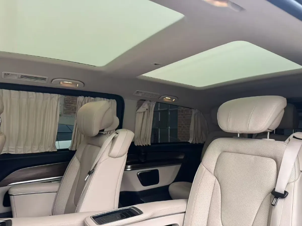 2020 Mercedes-Benz V Class 2.0T 211HP L4 9AT,autocango,china used car exporter,china ev exporter,chinese used car exporter,chinese used ev exporter