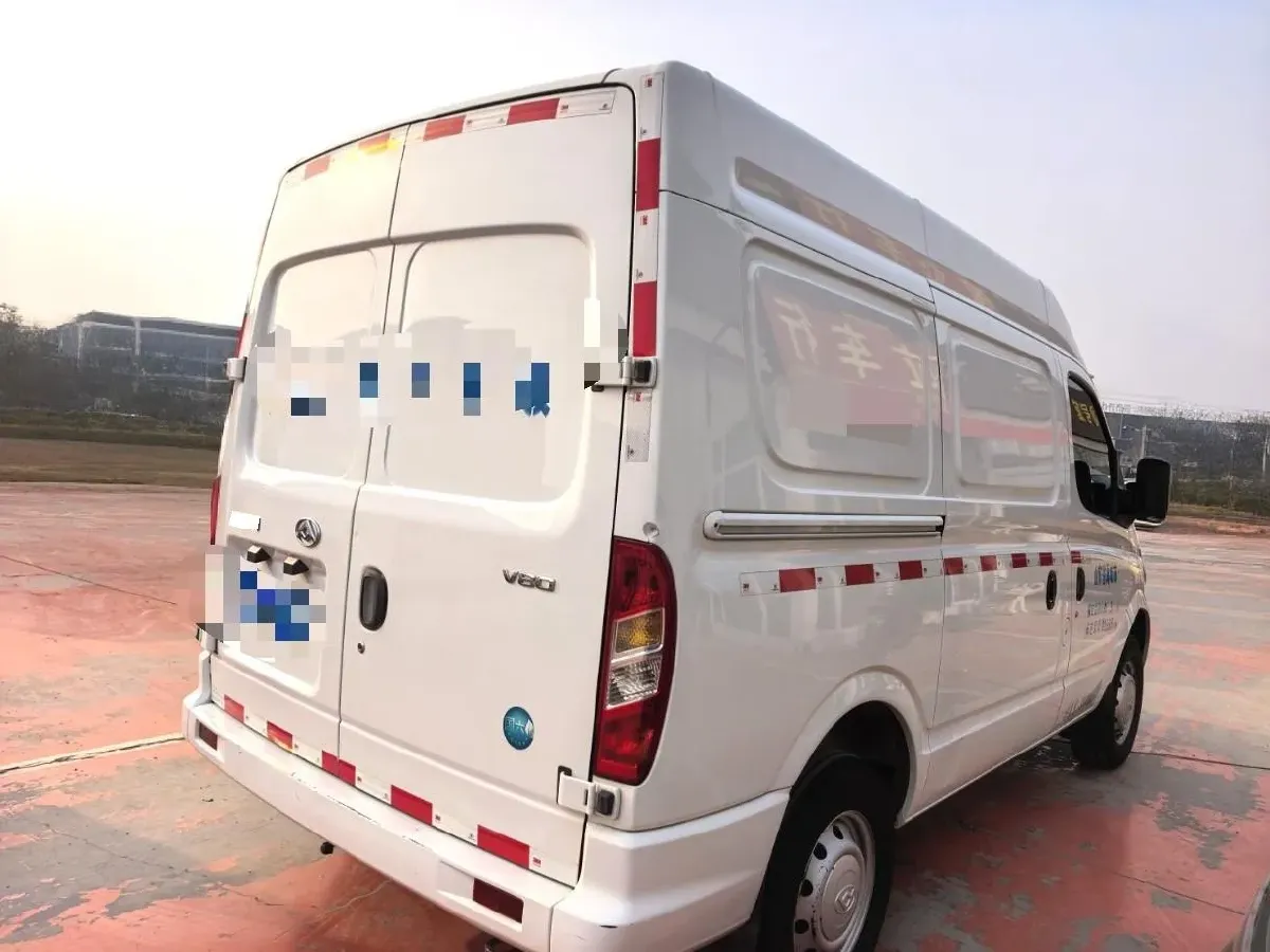 2021 MAXUS XinTu V80 2.0T 139HP L4 6MT,autocango,china used car exporter,china ev exporter,chinese used car exporter,chinese used ev exporter