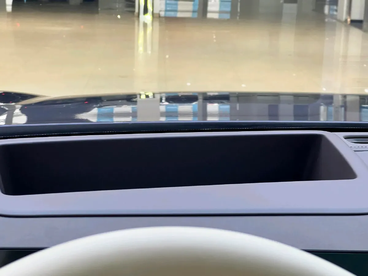 2025 AITO AITO M9 REEV 160HP REEV 52KWH,autocango,china used car exporter,china ev exporter,chinese used car exporter,chinese used ev exporter