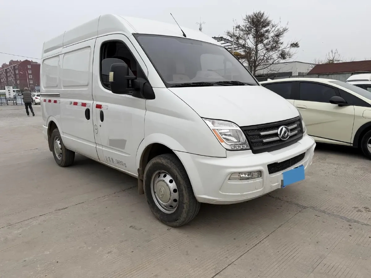 2021 MAXUS XinTu V80 2.0T 127HP L4 6MT,autocango,china used car exporter,china ev exporter,chinese used car exporter,chinese used ev exporter