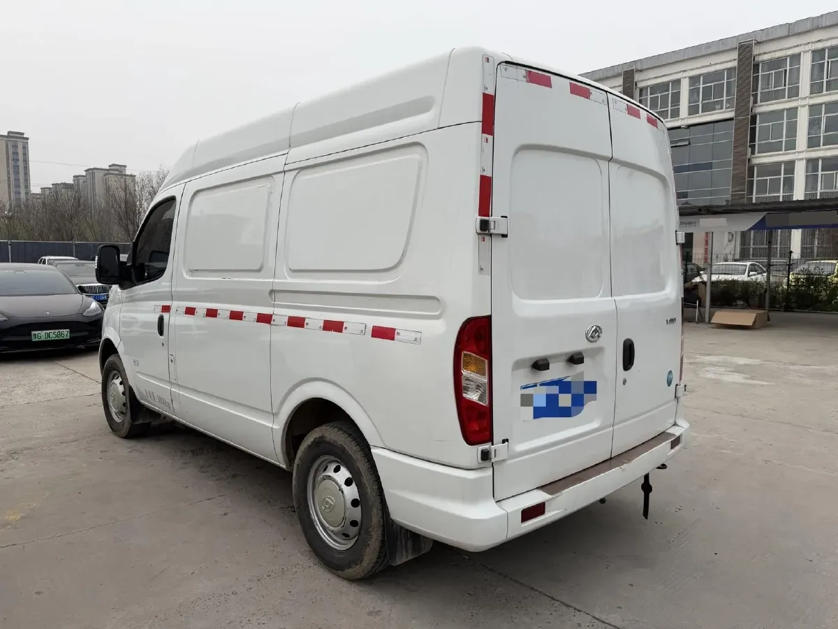 2021 MAXUS XinTu V80 2.0T 127HP L4 6MT,autocango,china used car exporter,china ev exporter,chinese used car exporter,chinese used ev exporter