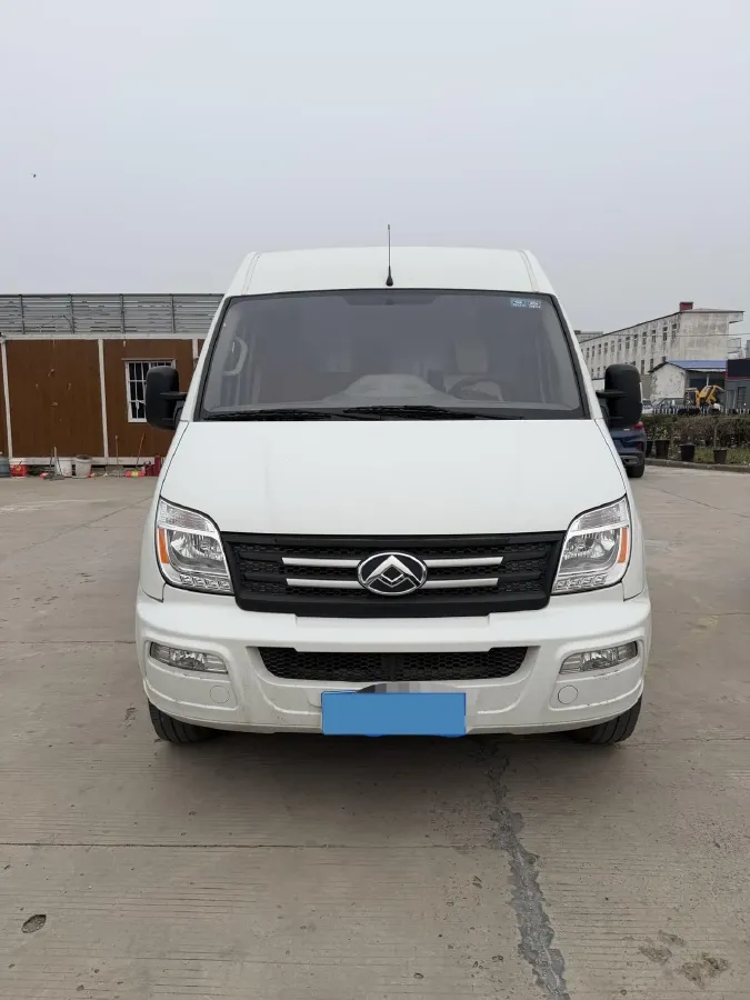 2021 MAXUS XinTu V80 2.0T 127HP L4 6MT,autocango,china used car exporter,china ev exporter,chinese used car exporter,chinese used ev exporter