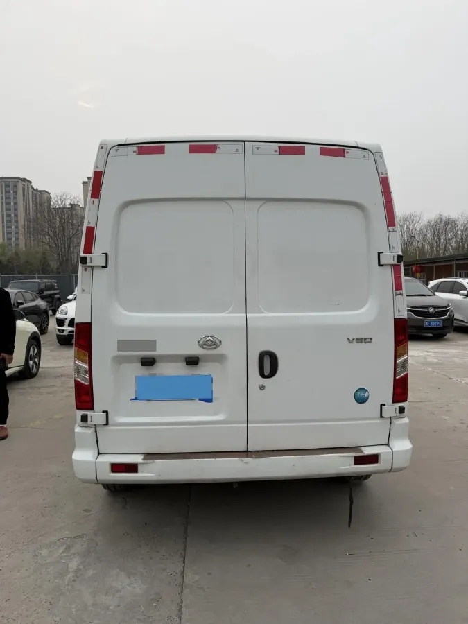 2021 MAXUS XinTu V80 2.0T 127HP L4 6MT,autocango,china used car exporter,china ev exporter,chinese used car exporter,chinese used ev exporter