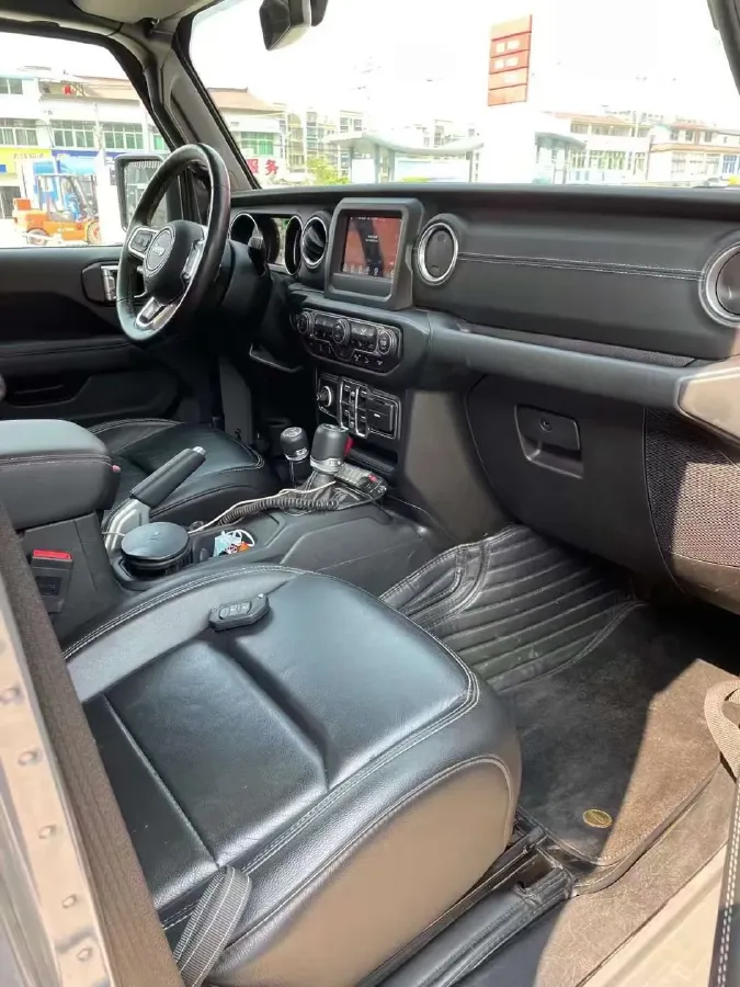 2019 Jeep Wrangler 2.0T 266HP L4 8AT,autocango,china used car exporter,china ev exporter,chinese used car exporter,chinese used ev exporter