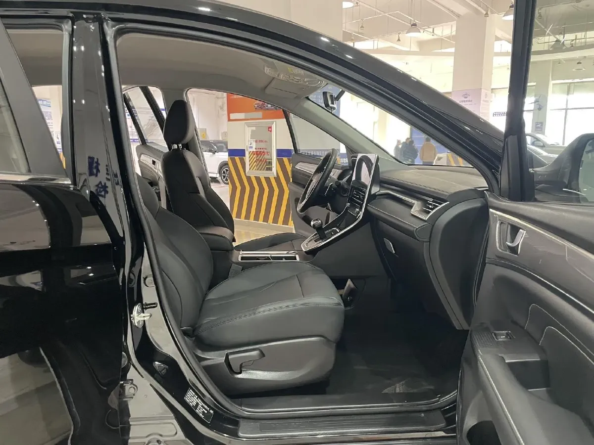 2021 Haval M6 1.5T 150HP L4 7DCT,autocango,china used car exporter,china ev exporter,chinese used car exporter,chinese used ev exporter