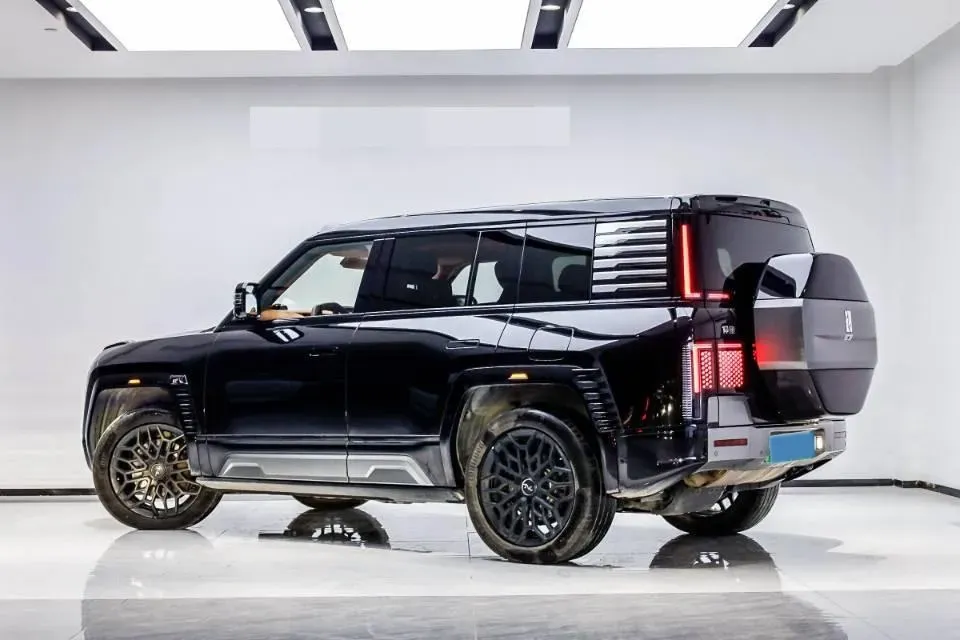 2023 YangWang U8 2.0T 272HP L4 REEV 49.05KWH,autocango,china used car exporter,china ev exporter,chinese used car exporter,chinese used ev exporter